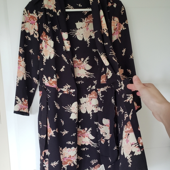 Aritzia Wilfred Franca floral dress, size 2 - Picture 4 of 5